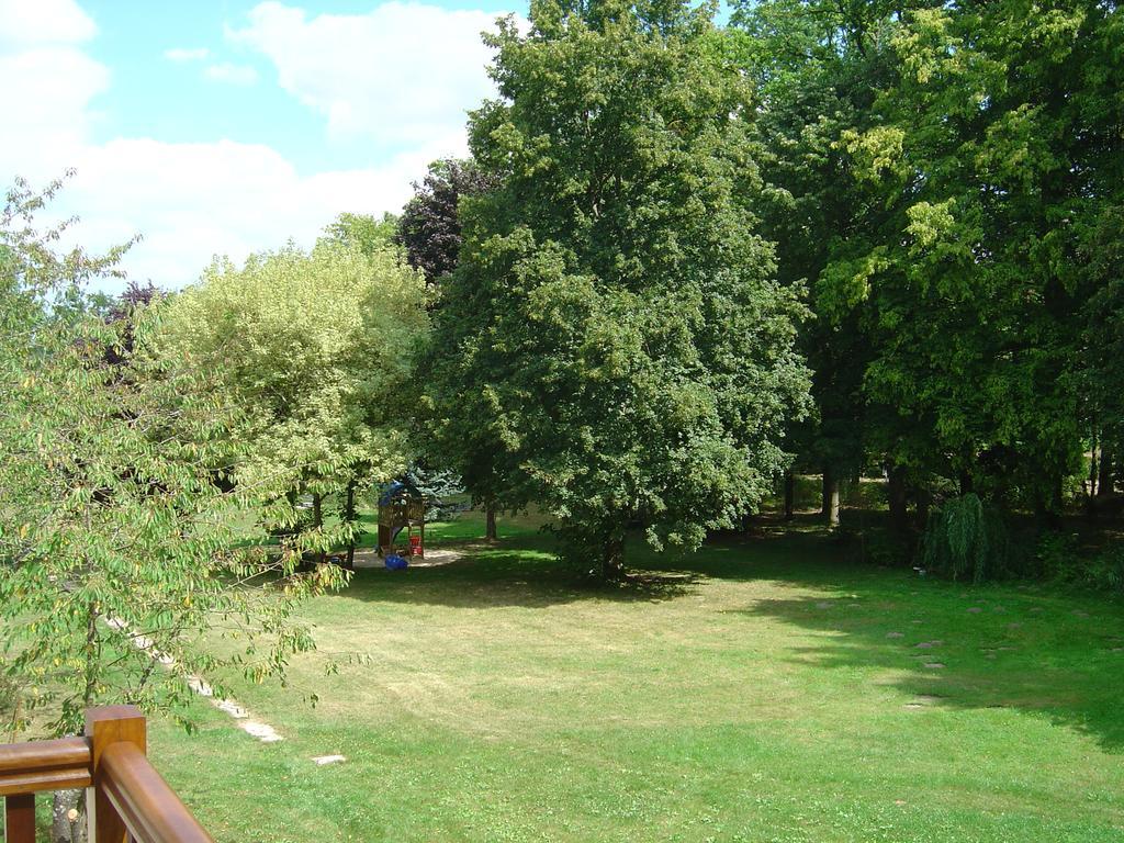 Domaine De Chantemerles Fontainebleau Luaran gambar